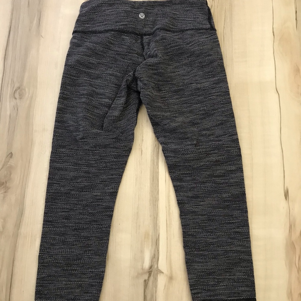 Lululemon Capri 🍋 - Picture 5 of 6